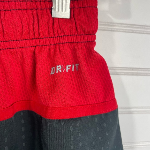 Nike Gray & Red Raiders NFL Basketball Athletic Shorts Size Small Men’s - Picture 6 of 10